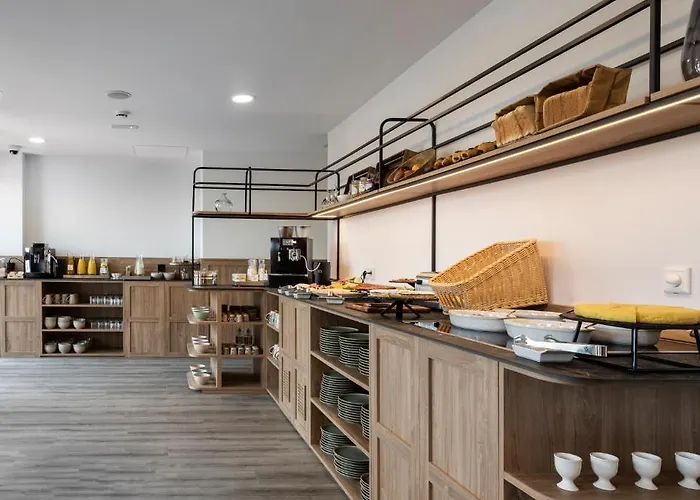 호텔 Petit Palace Vargas 2*