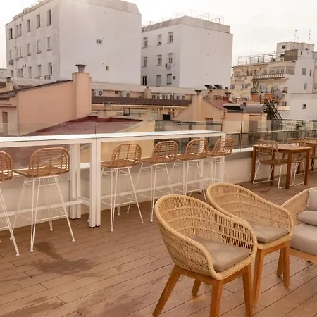 Отель Petit Palace Vargas 2*